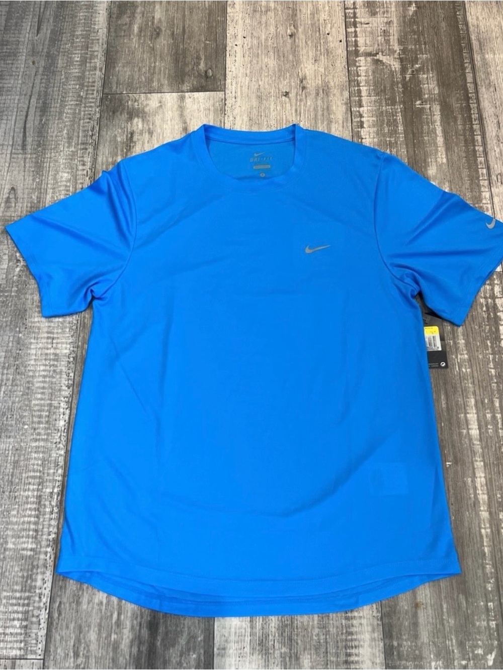 Nike Men's Blue Dri-FIT Short Sleeve
Performance Shirt Size Small